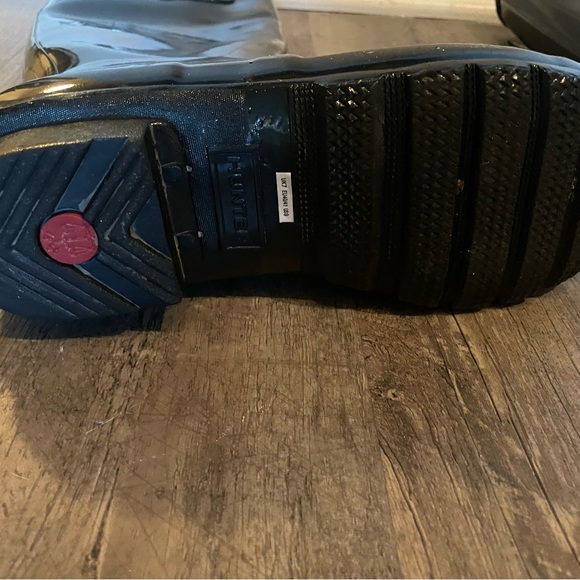 Black tall glossy Hunter rainboots - Picture 5 of 6